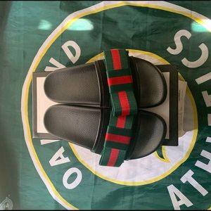 Gucci bow slides